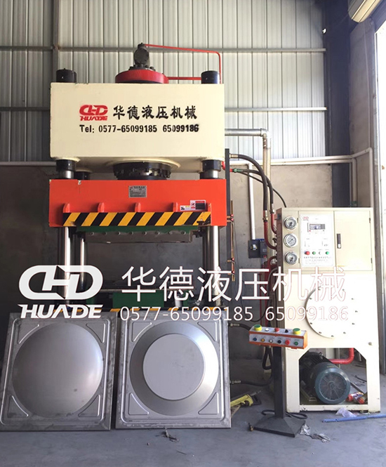 HDY組郃(he)水(shui)箱(xiang)闆(ban)液(ye)壓機(ji)